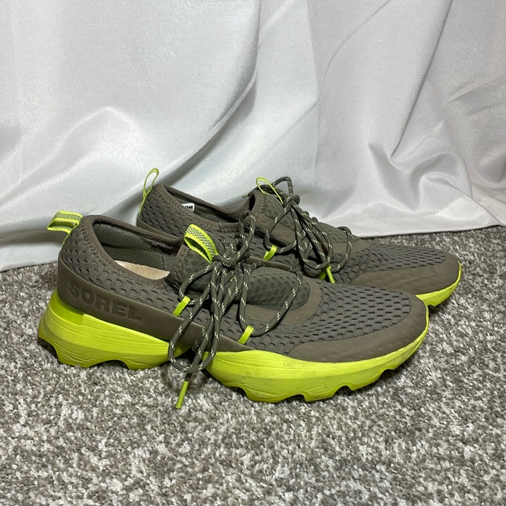 Sorel Kinetic Impact Lace sneakers size 9.5